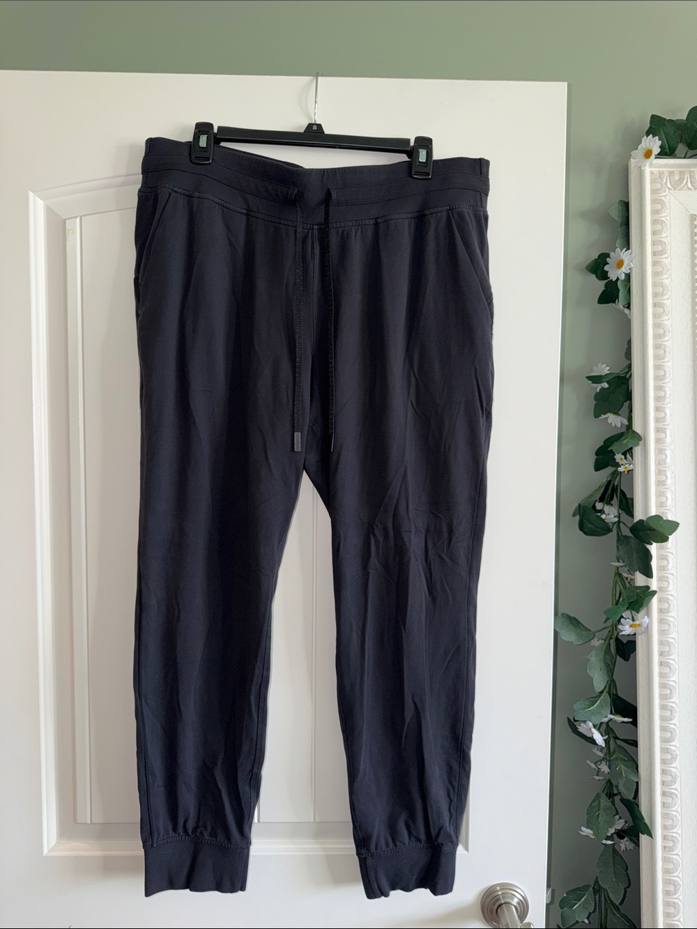 Lululemon Women’s 16 Black Jogger Pants with Drawstring Waist